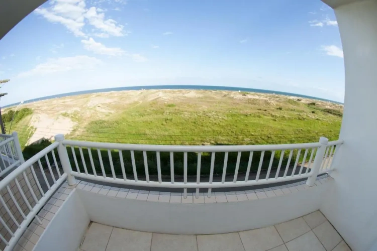 Standard Triple room with sea view