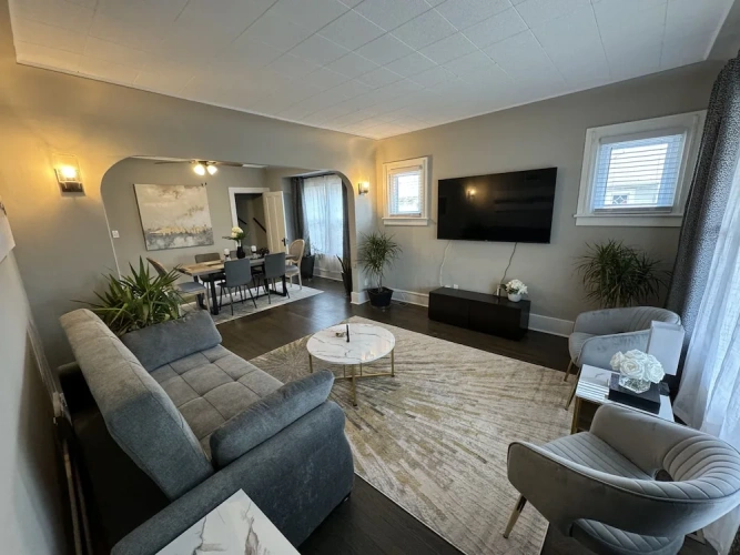 4 Bedrooms Cottage