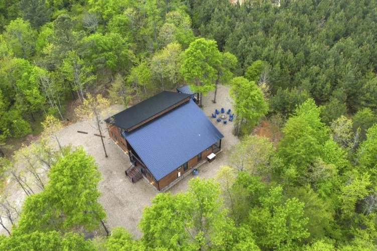 4 Bedrooms Cottage