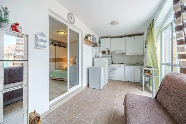 Elena Apartments