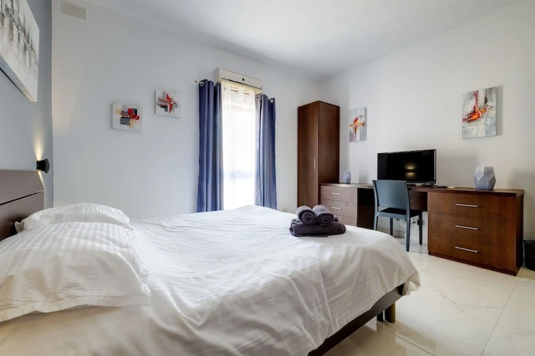 1 Bedroom Apartment with balcony