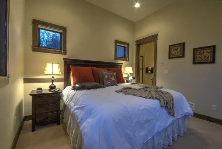 Overlook Chalet