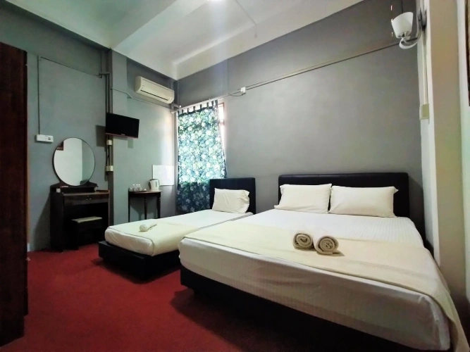 Standard Triple room
