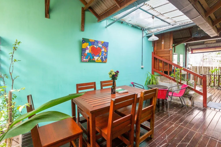 Fandee House Hostel - Adults Only