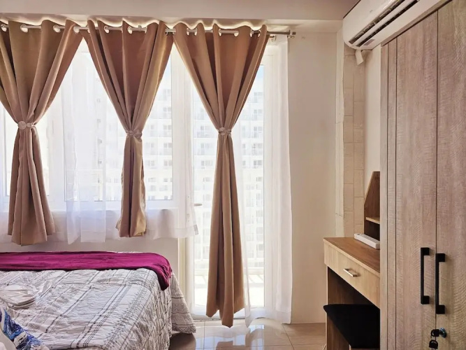 Hannah Crib at Shore Residences