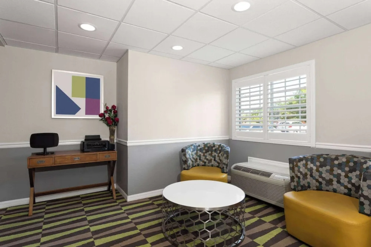 Microtel Inn & Suites Panama C