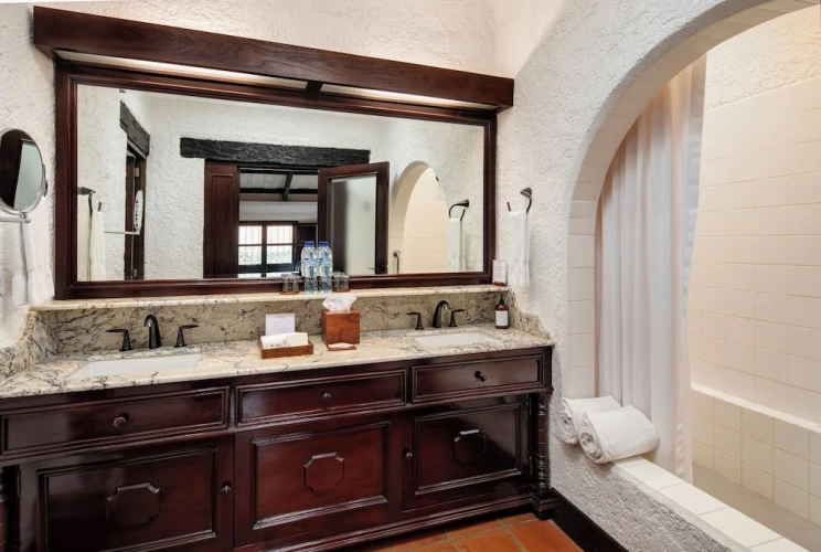 Quadruple Suite