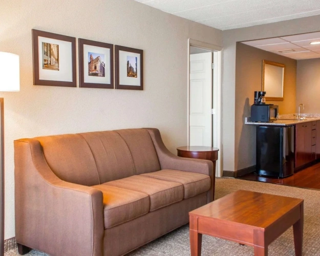Quadruple Suite