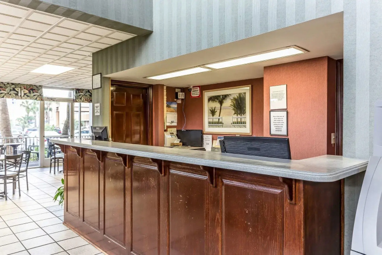 Ocean Crest Inn and Suites