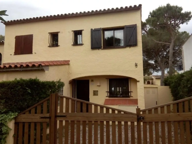 2 Bedrooms Cottage