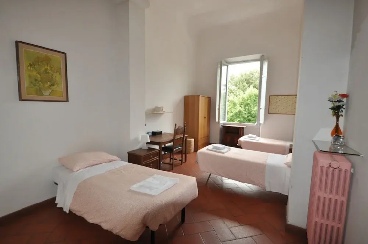 Comfortable 3BD Apt 7min Walk to The Train Station