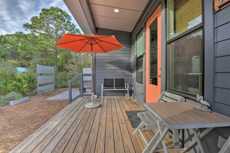 Mid-century Modern Beach Cottage With Fire Pit!