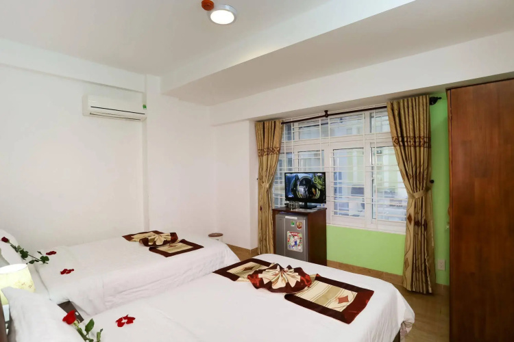Little Gold Hotel