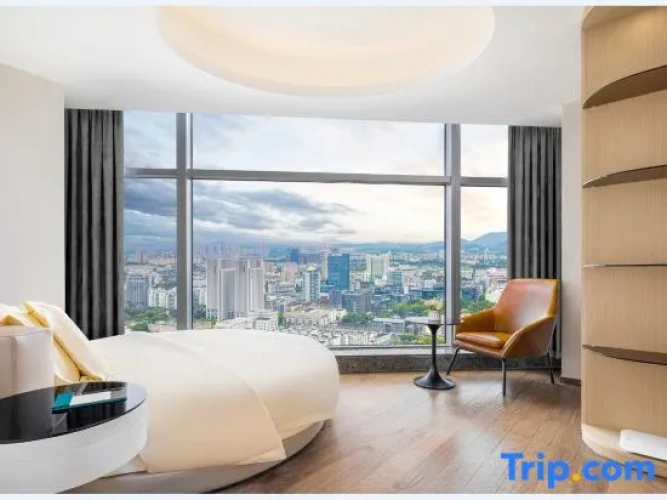 2 Bedrooms Deluxe Suite