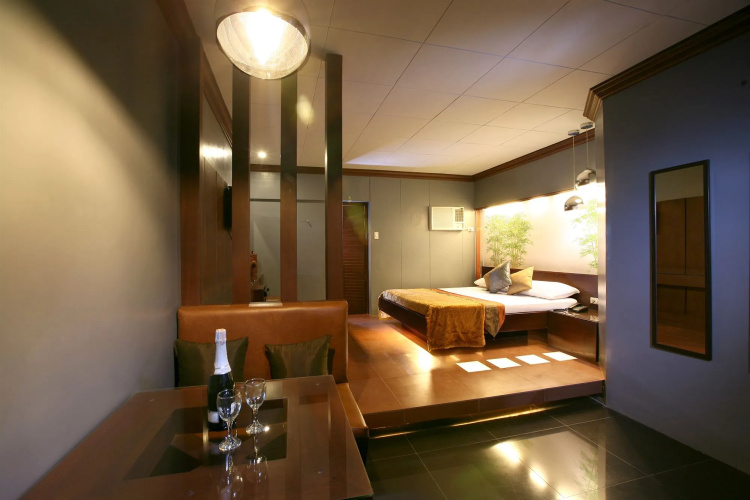 Victoria Court Suites - Pasig