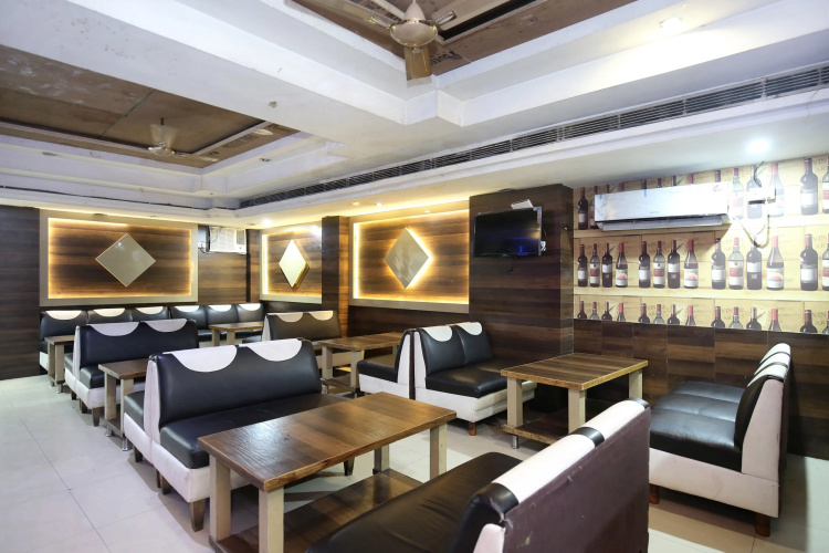 Hotel Aaditya Majha Continental by OYO Rooms