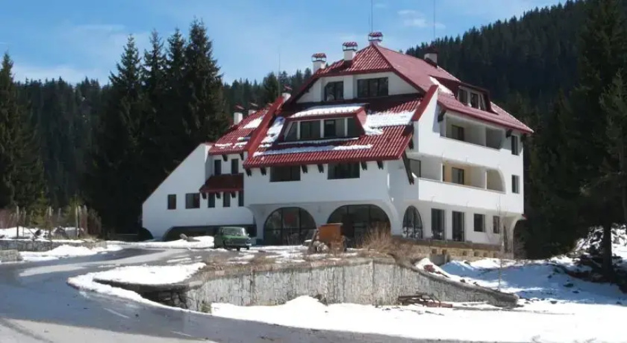 Pinelodge