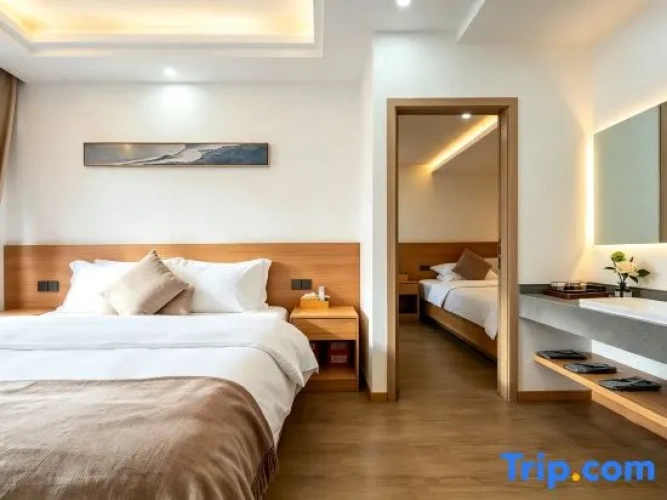 2 Bedrooms Deluxe Suite with balcony and with river view