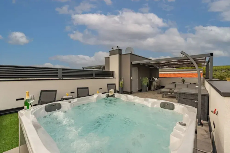 Villa Blue Sky 2