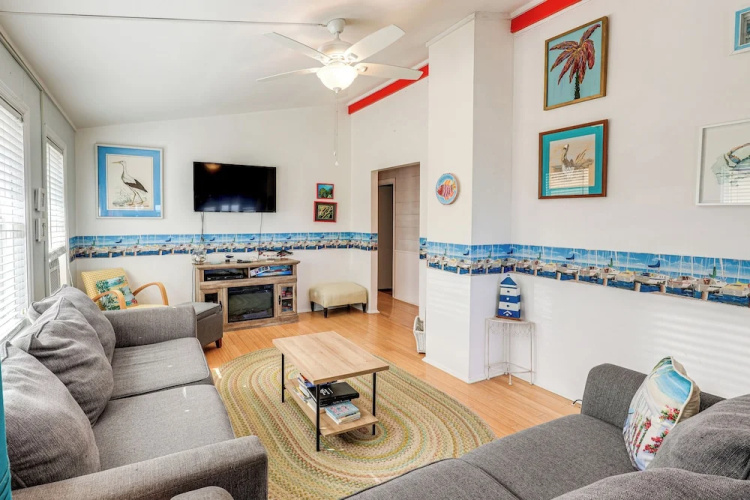 Oceanfront Gem w/ Rooftop Deck: Steps to Sand