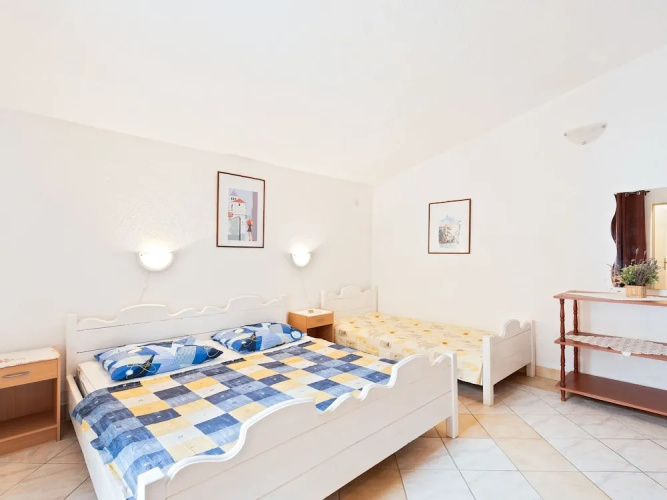 Comfortable Apartment With Large Covered Terrace