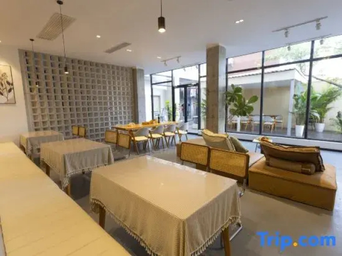 Yifang Hotel