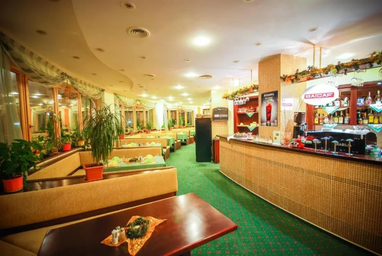 Deluxe Studio