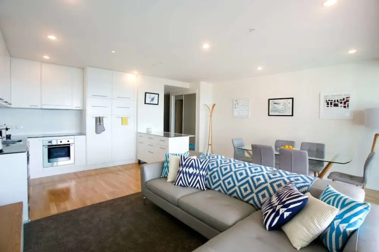 Stunning Views Central Apartment