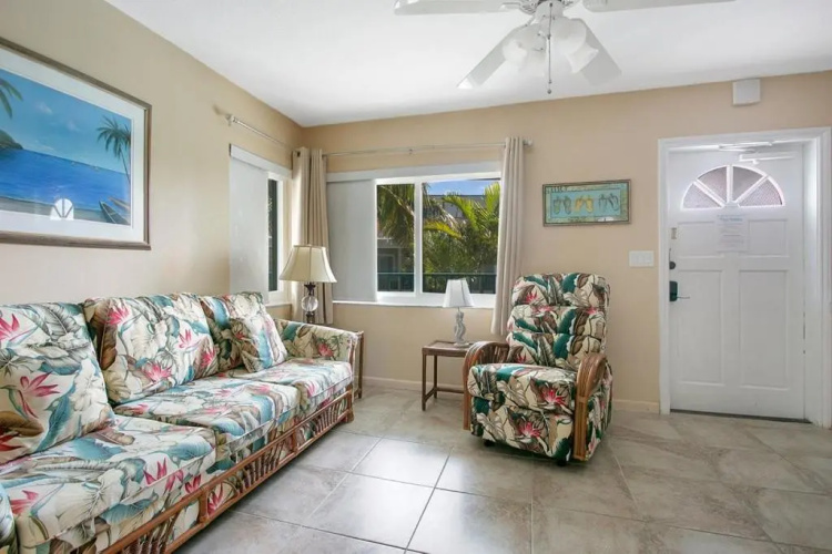 Five Palms Suite 204 - Daily - Weekly - Monthly