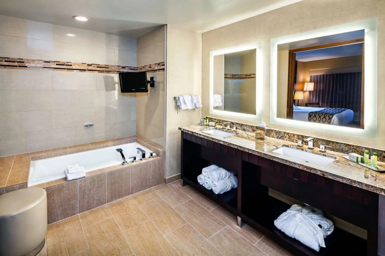 DoubleTree by Hilton San Francisco Airport