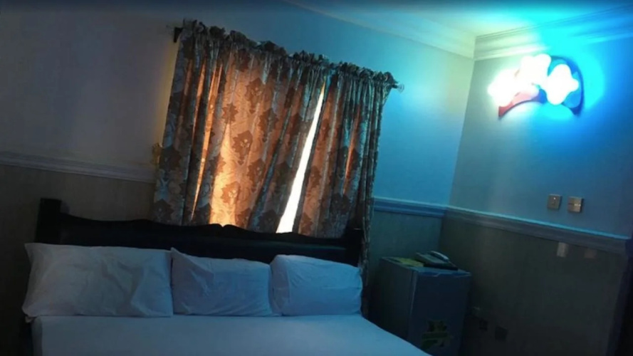 Royal Castle Hotel