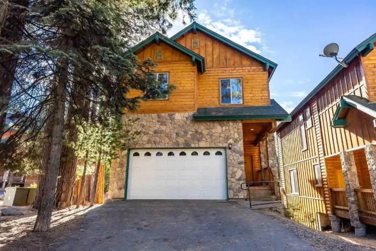 5 Bedrooms Cottage