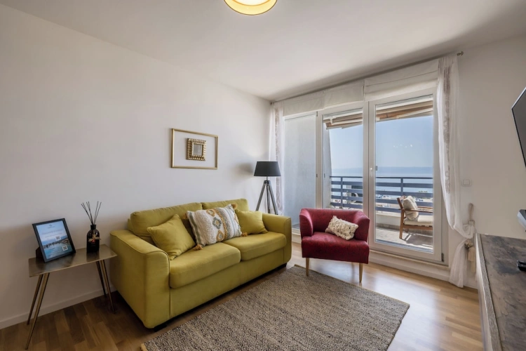 Deluxe Apartment