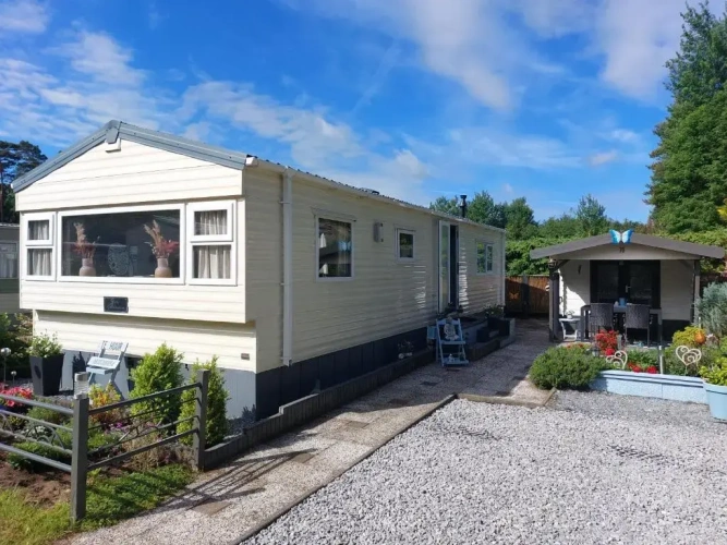 2 Bedrooms Chalet