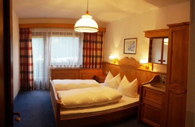 3 Bedrooms Apartment