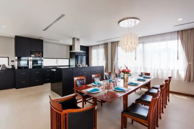 Standard Sextuple Family Penthouse room
