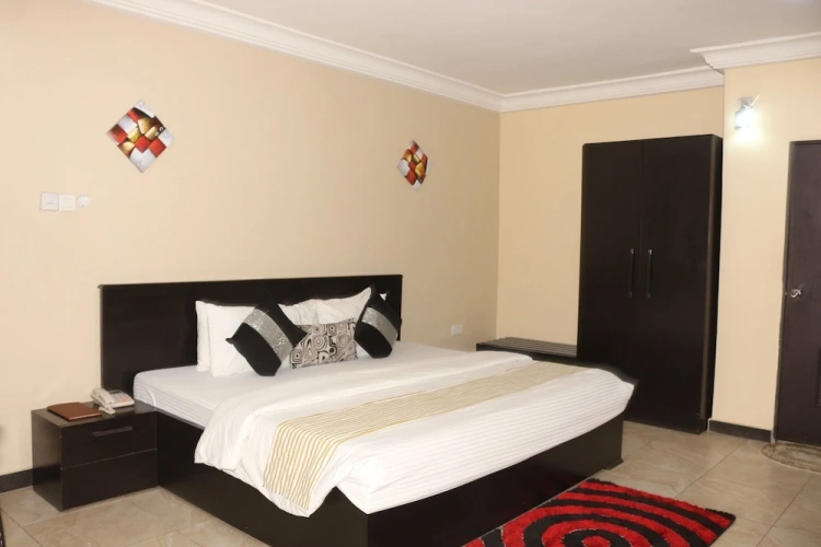 Deluxe Suite