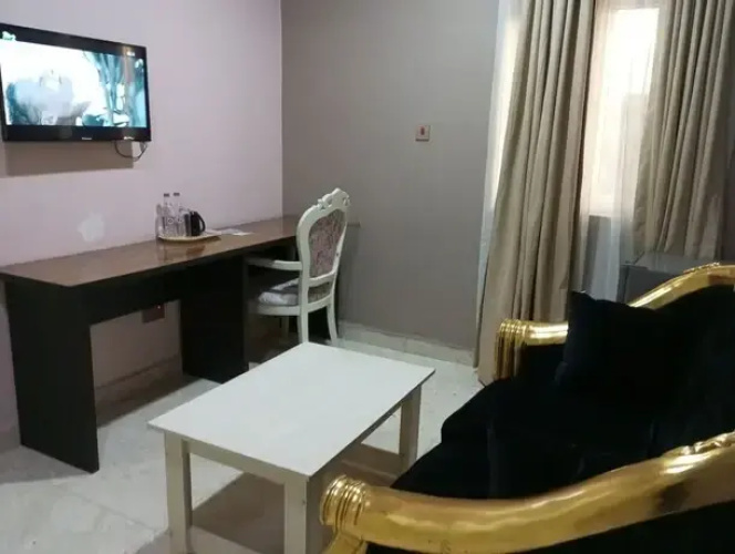 Agoms Hotel