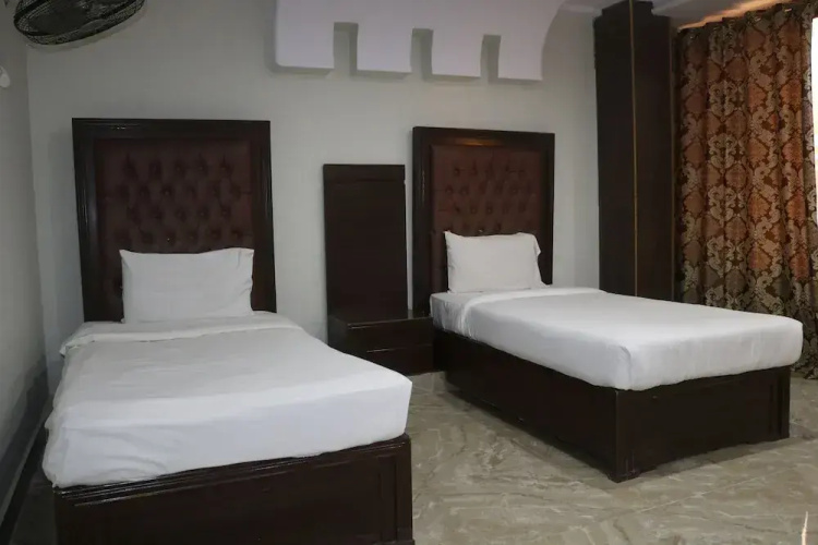 Royal Blue Hotel