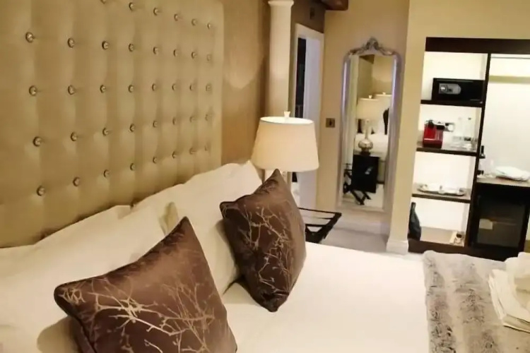 Boutique by Browns
