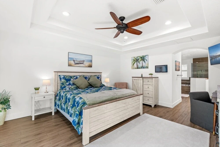 4 Bedrooms Cottage