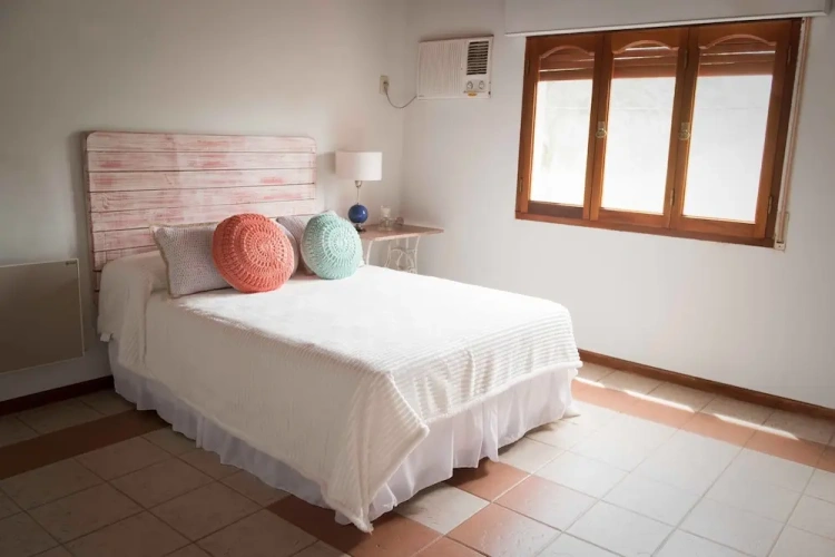 4 Bedrooms Villa