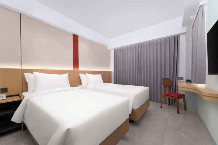 MAXONE Batam
