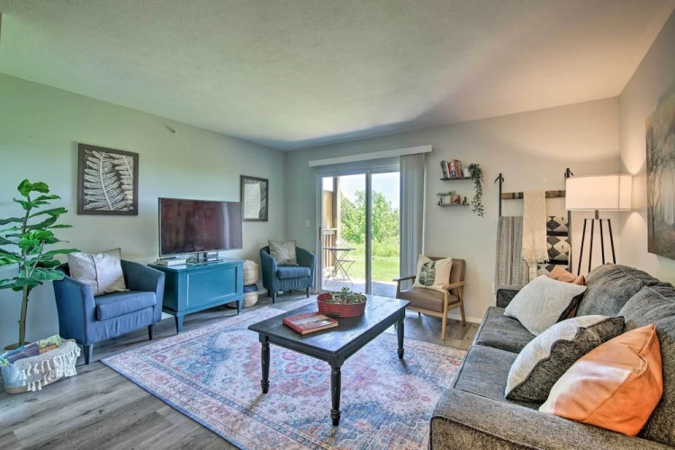 3 Bedrooms Apartment