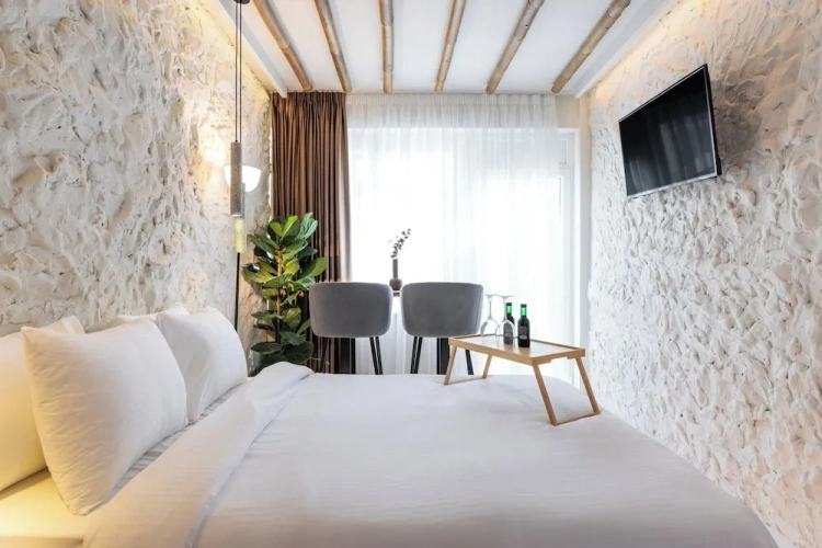 Classic Double room with balcony and with city view