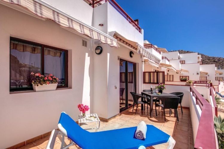 1 Bedroom Double Apartment with sea view