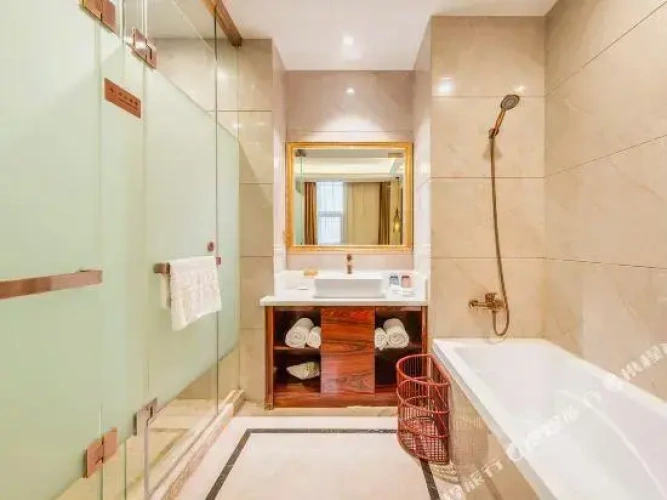 Double Suite
