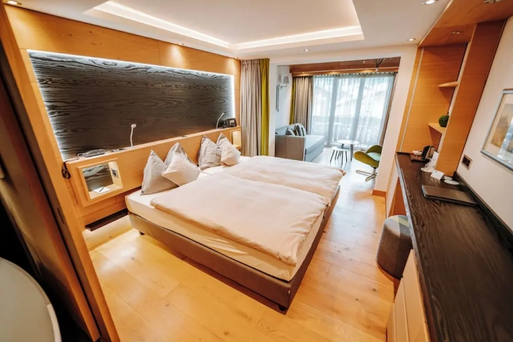 Deluxe Double room with mountain view