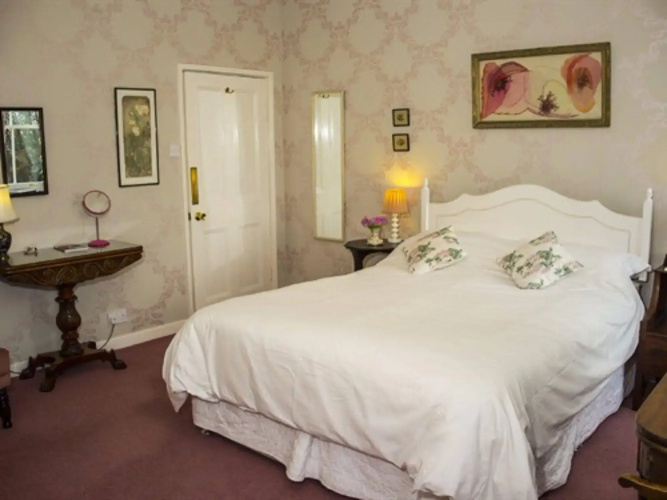 Dowfold House Bed & Breakfast