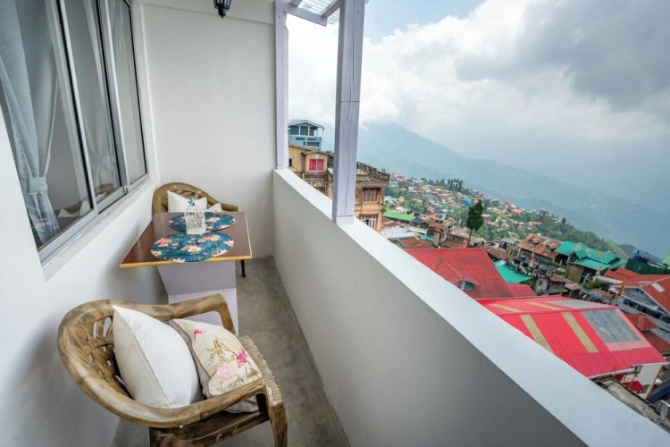Standard Double room with balcony and with mountain view